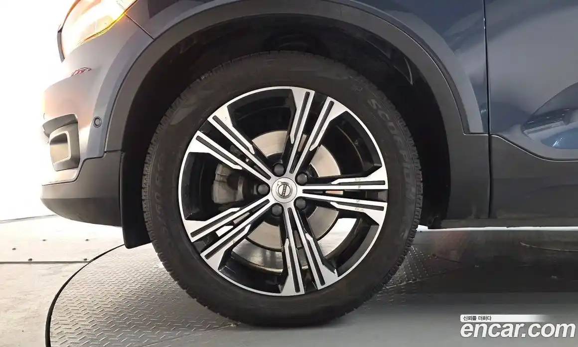 Volvo XC40 2022 2.0 гидро в Москве № 1009470, фото 4