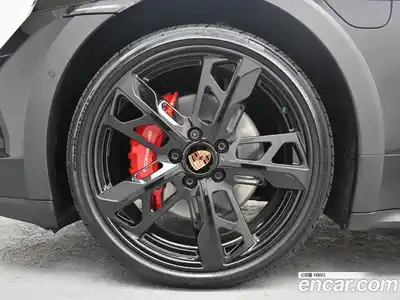 Porsche Taycan 2025 гидро в Москве № 1011837, миниатюра 5