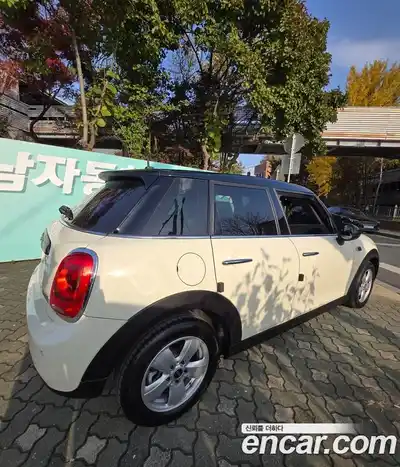 Mini Cooper 2017 1.5 гидро в Москве № 154918, миниатюра 2