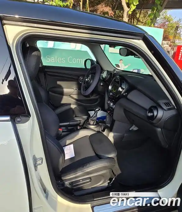 Mini Cooper 2017 1.5 гидро в Москве № 154918, фото 10