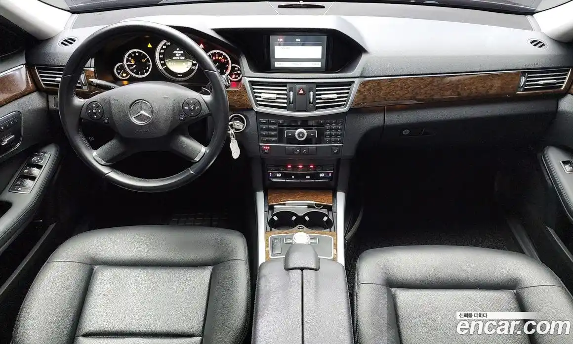 Mercedes-Benz E-Class 2012 1.8 гидро в Москве № 161804, фото 7