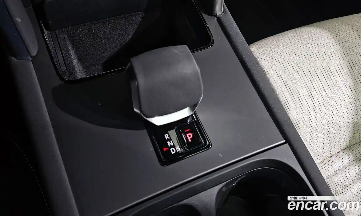 Land Rover Discovery Sport 2024 2.0 гидро в Москве № 166061, фото 9