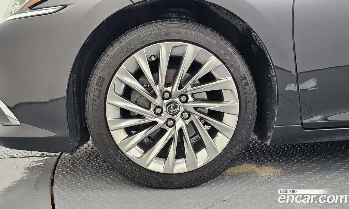 Lexus ES 2020 2.5 гидро в Москве № 168150, фото 5