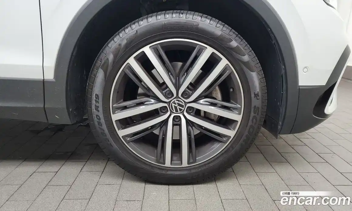 Volkswagen Tiguan 2022 2.0 гидро в Москве № 168489, фото 5