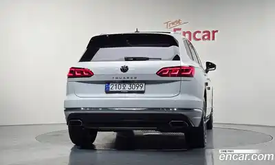 Volkswagen Touareg 2023 3.0 гидро в Москве № 168717, миниатюра 4
