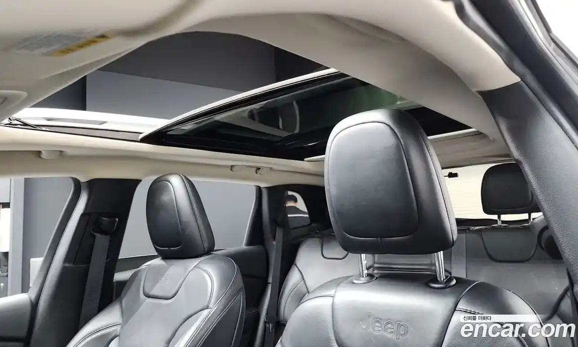 Jeep Cherokee 2017 2.4 гидро в Москве № 169771, фото 18