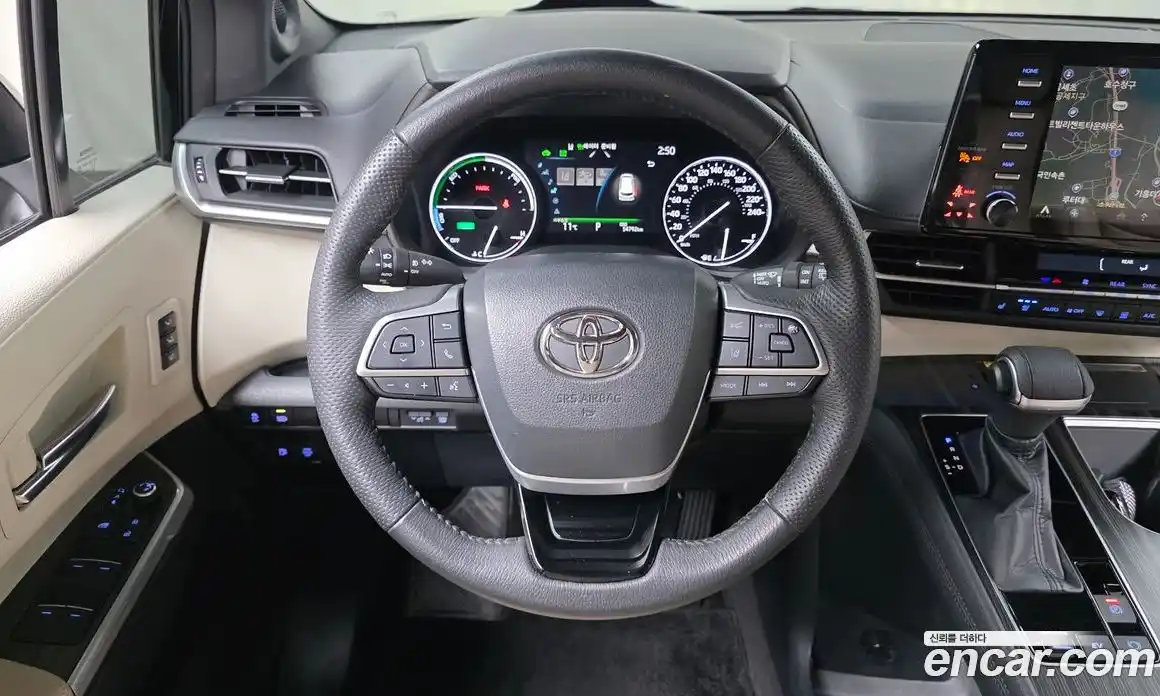 Toyota Sienna 2021 2.5 гидро в Москве № 170256, фото 13