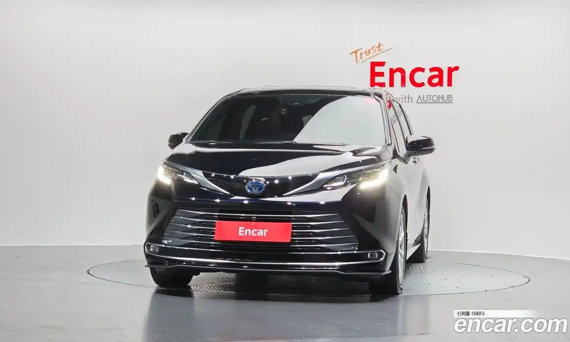 Toyota Sienna 2021 2.5 гидро в Москве № 170256, фото 3