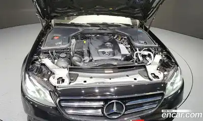 Mercedes-Benz E-Class 2020 2.0 гидро, миниатюра 6