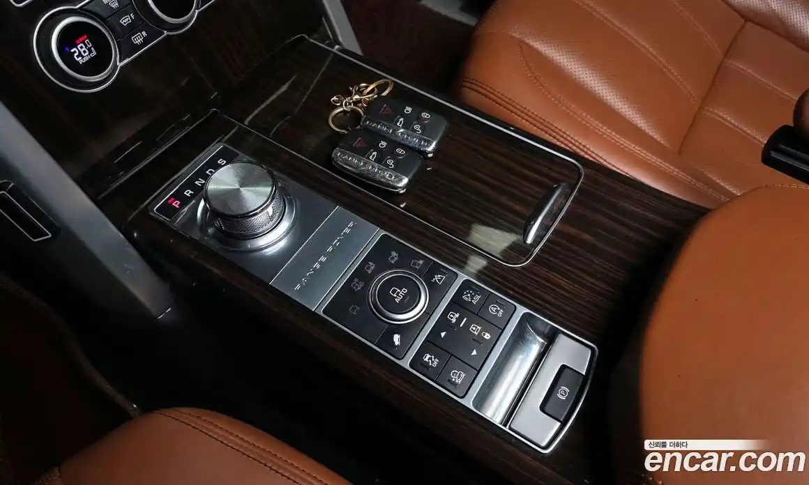 Land Rover Range-Rover 2016 4.4 гидро в Москве № 198159, фото 9