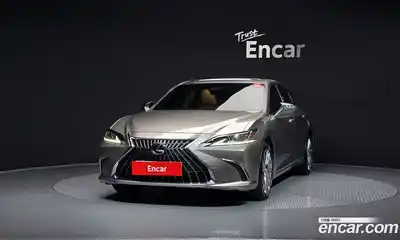 Lexus ES 2022 2.5 гидро в Москве № 198780, миниатюра 3
