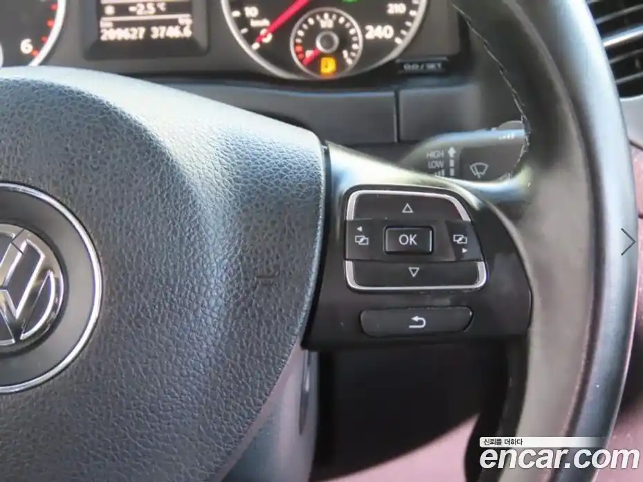 Volkswagen Tiguan 2015 2.0 гидро в Москве № 199347, фото 12