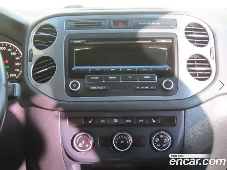 Volkswagen Tiguan 2015 2.0 гидро в Москве № 199347, фото 9