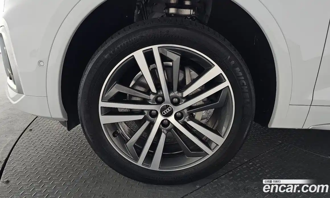 Audi Q5 2021 2.0 гидро в Москве № 212376, фото 4