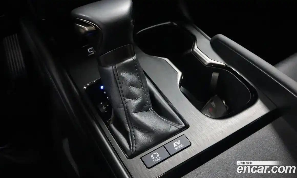 Lexus ES 2024 2.5 вариатор в Москве № 214771, фото 8