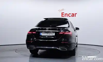 Mercedes-Benz E-Class 2022 2.0 гидро, миниатюра 4