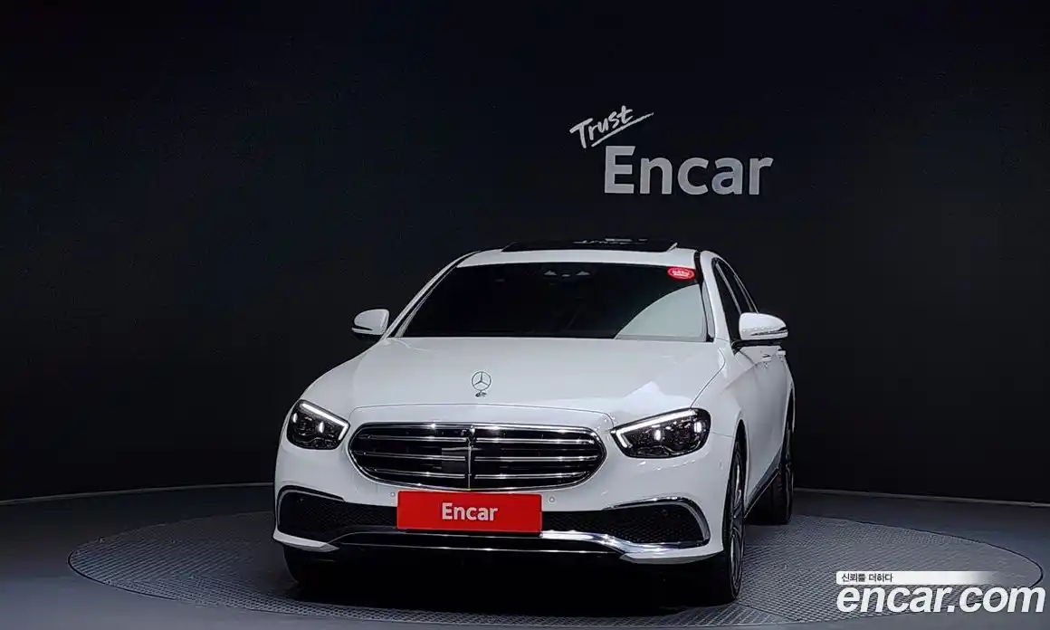 Mercedes-Benz E-Class 2022 2.0 гидро, фото 3