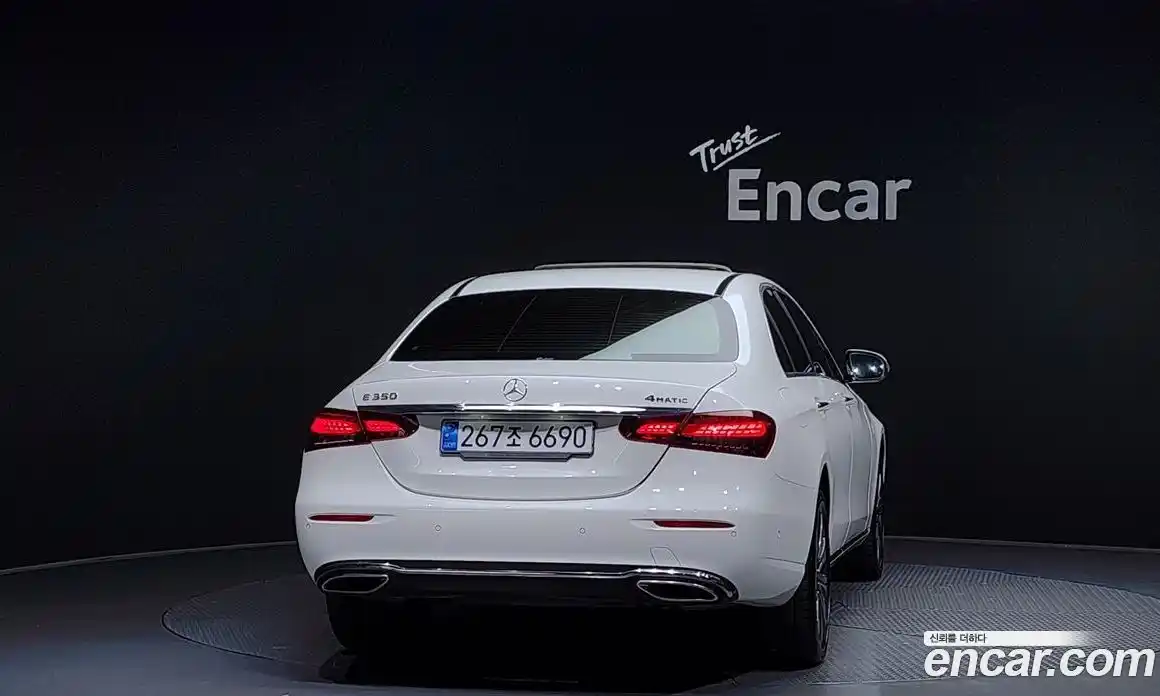 Mercedes-Benz E-Class 2022 2.0 гидро, фото 4