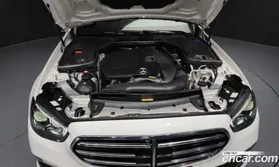 Mercedes-Benz E-Class 2022 2.0 гидро, миниатюра 6