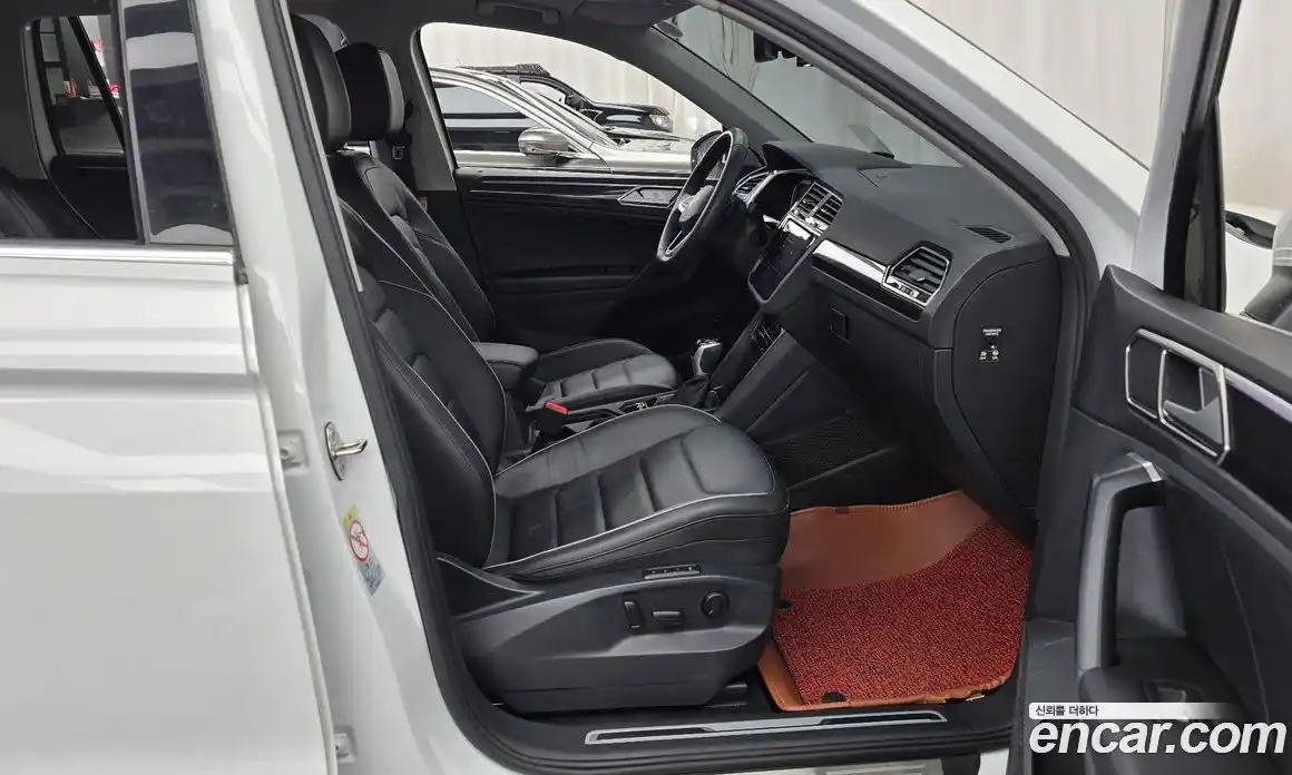 Volkswagen Tiguan 2022 2.0 гидро в Москве № 232062, фото 11