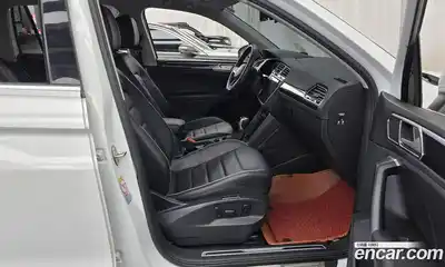 Volkswagen Tiguan 2022 2.0 гидро в Москве № 232062, миниатюра 11