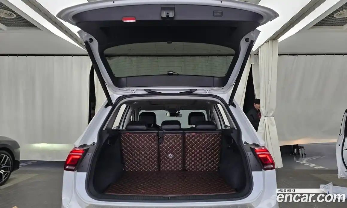 Volkswagen Tiguan 2022 2.0 гидро в Москве № 232062, фото 20