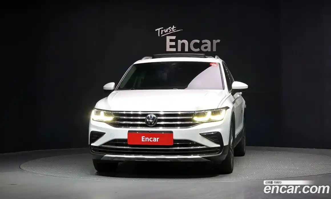 Volkswagen Tiguan 2022 2.0 гидро в Москве № 232062, фото 3