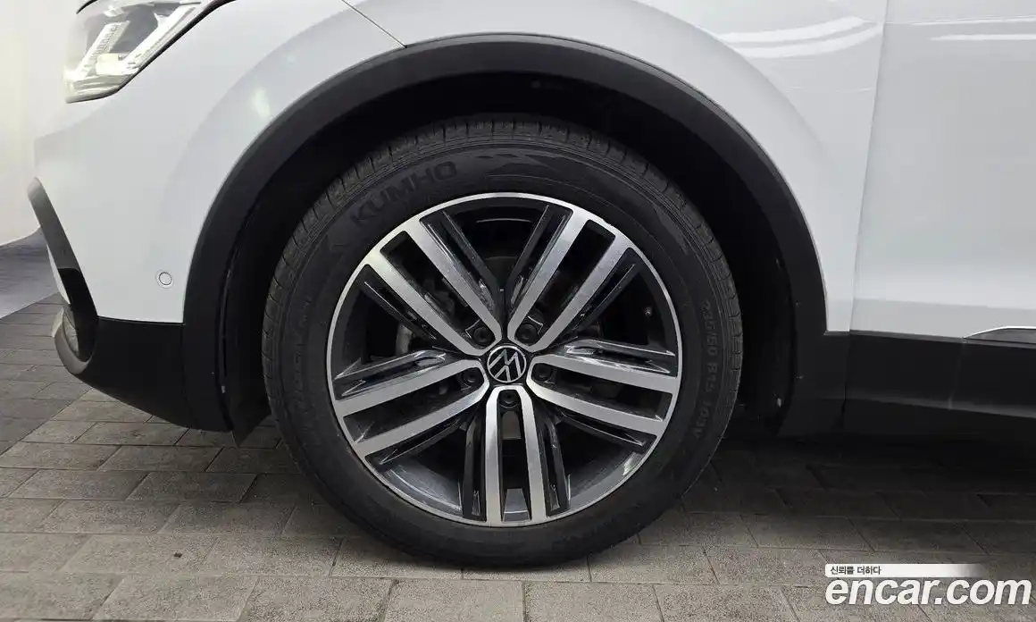 Volkswagen Tiguan 2022 2.0 гидро в Москве № 232062, фото 5