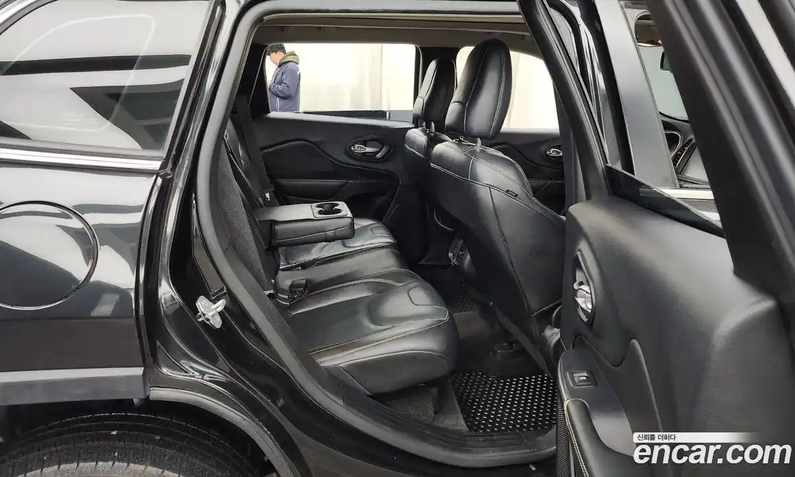 Jeep Cherokee 2015 2.0 гидро в Москве № 232610, фото 12
