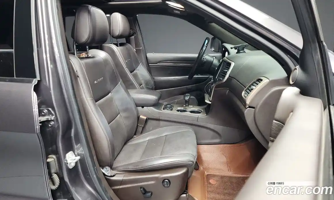 Jeep Cherokee 2015 3.0 гидро в Москве № 232778, фото 11