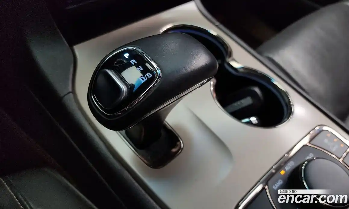 Jeep Cherokee 2015 3.0 гидро в Москве № 232778, фото 9