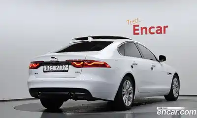 Jaguar XF 2018 2.0 гидро в Москве № 256054, миниатюра 2