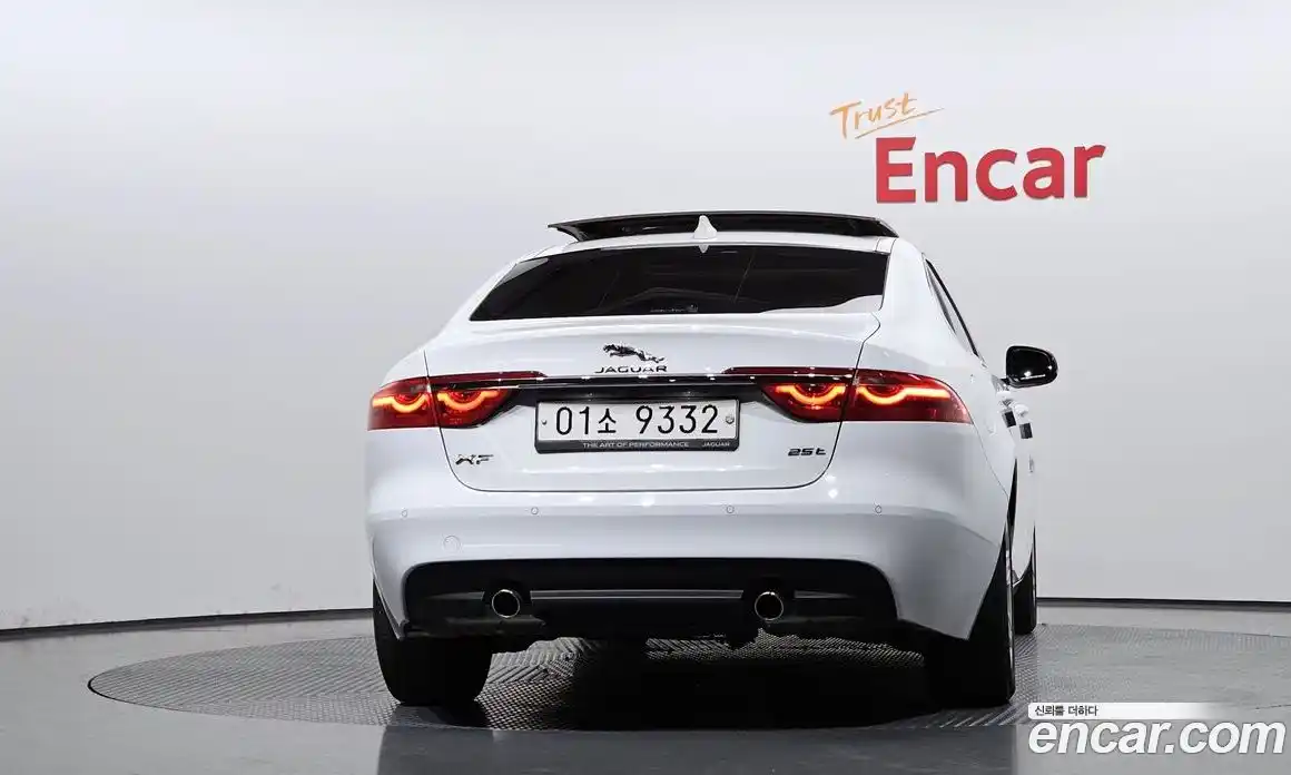 Jaguar XF 2018 2.0 гидро в Москве № 256054, фото 4