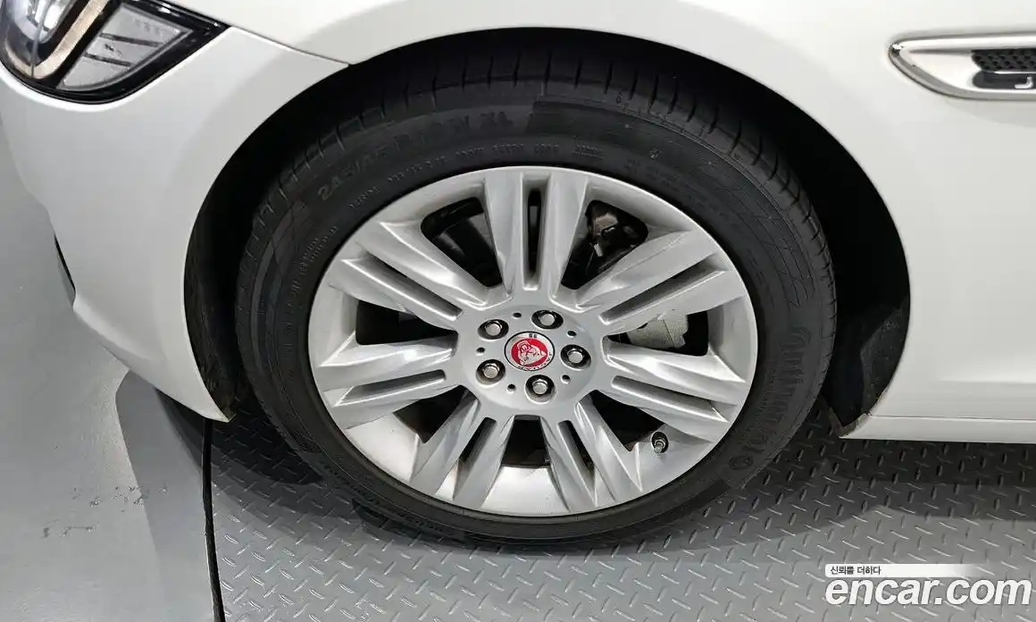 Jaguar XF 2018 2.0 гидро в Москве № 256054, фото 5