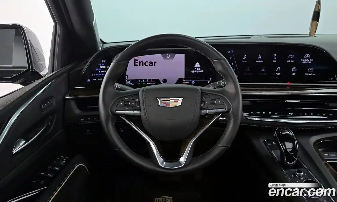 Cadillac Escalade 2022 6.2 гидро в Москве № 256363, фото 13