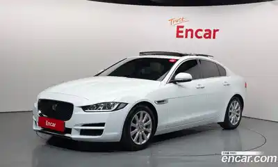 Jaguar XE, 2016