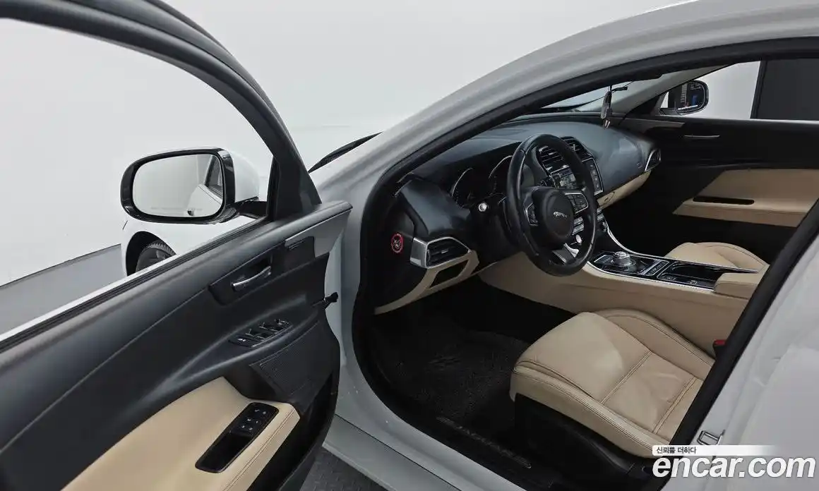 Jaguar XE 2016 2.0 гидро в Москве № 295826, фото 12