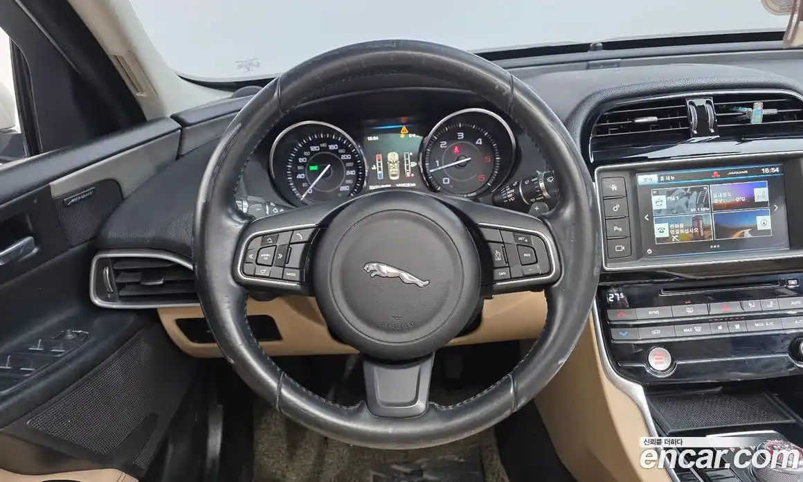 Jaguar XE 2016 2.0 гидро в Москве № 295826, фото 15