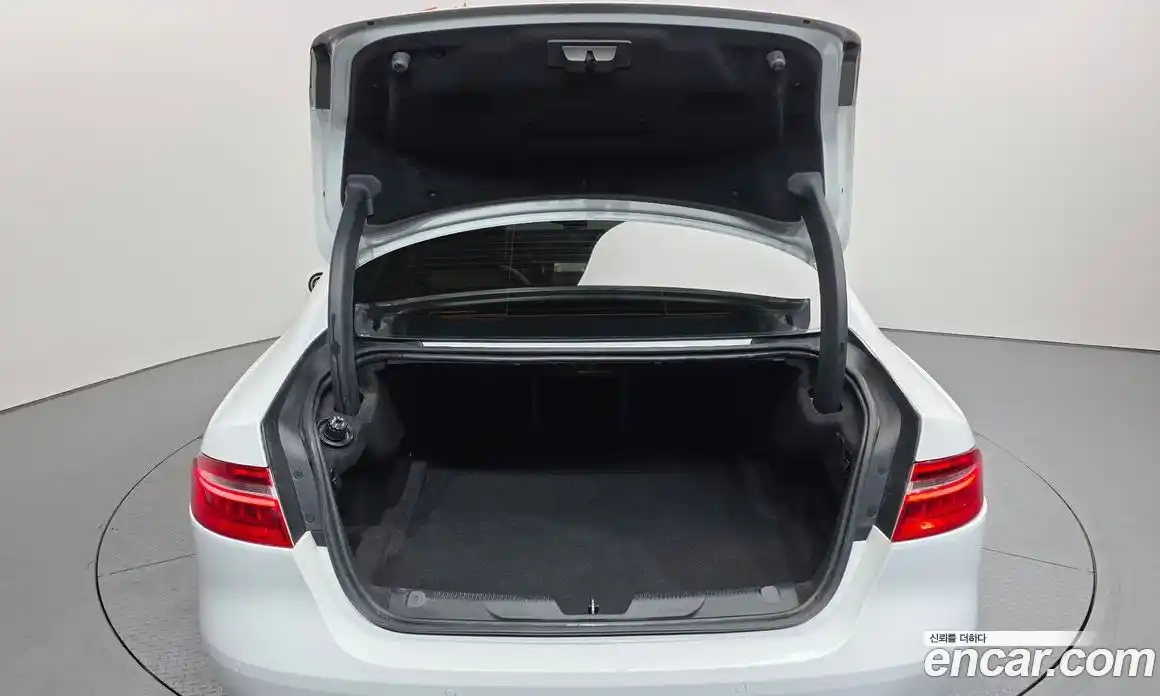 Jaguar XE 2016 2.0 гидро в Москве № 295826, фото 20