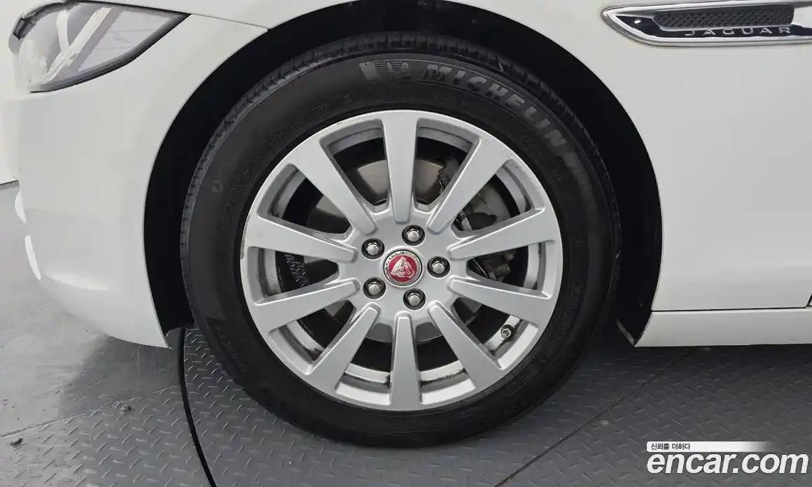 Jaguar XE 2016 2.0 гидро в Москве № 295826, фото 5