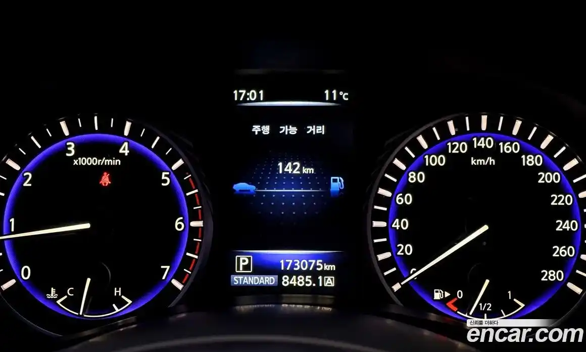 Infiniti Q50 2015 2.1 гидро в Москве № 295916, фото 10