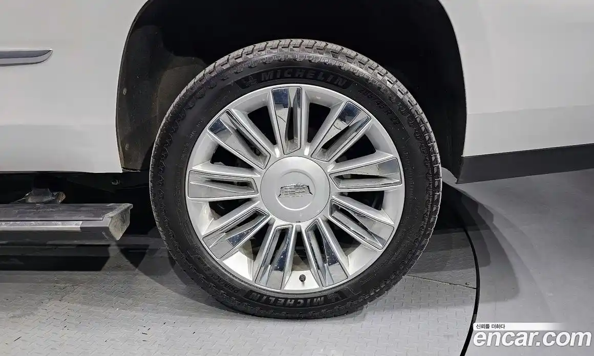 Cadillac Escalade 2019 6.2 гидро в Москве № 306571, фото 5