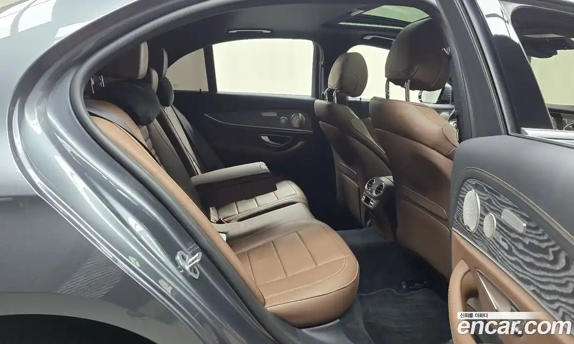 Mercedes-Benz E-Class 2022 2.0 гидро, фото 12