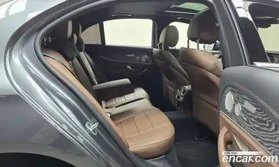 Mercedes-Benz E-Class 2022 2.0 гидро, миниатюра 12