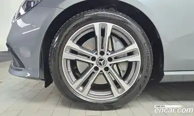 Mercedes-Benz E-Class 2022 2.0 гидро, миниатюра 5