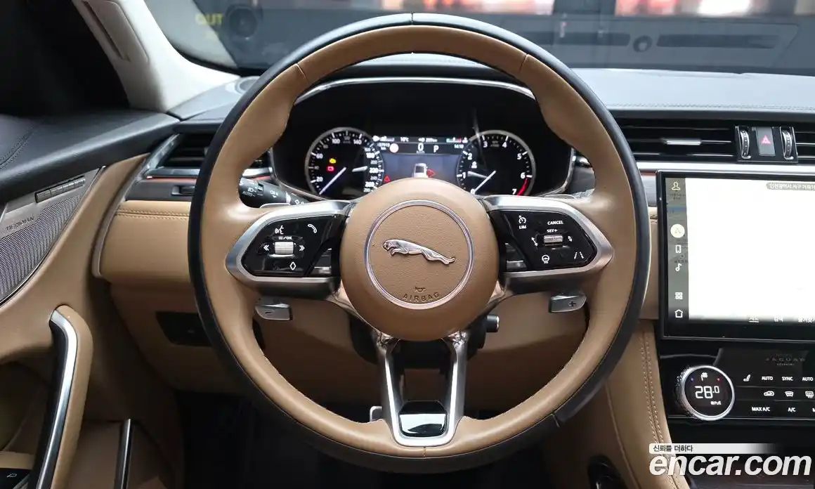 Jaguar F-Pace 2023 2.0 гидро в Москве № 331359, фото 13