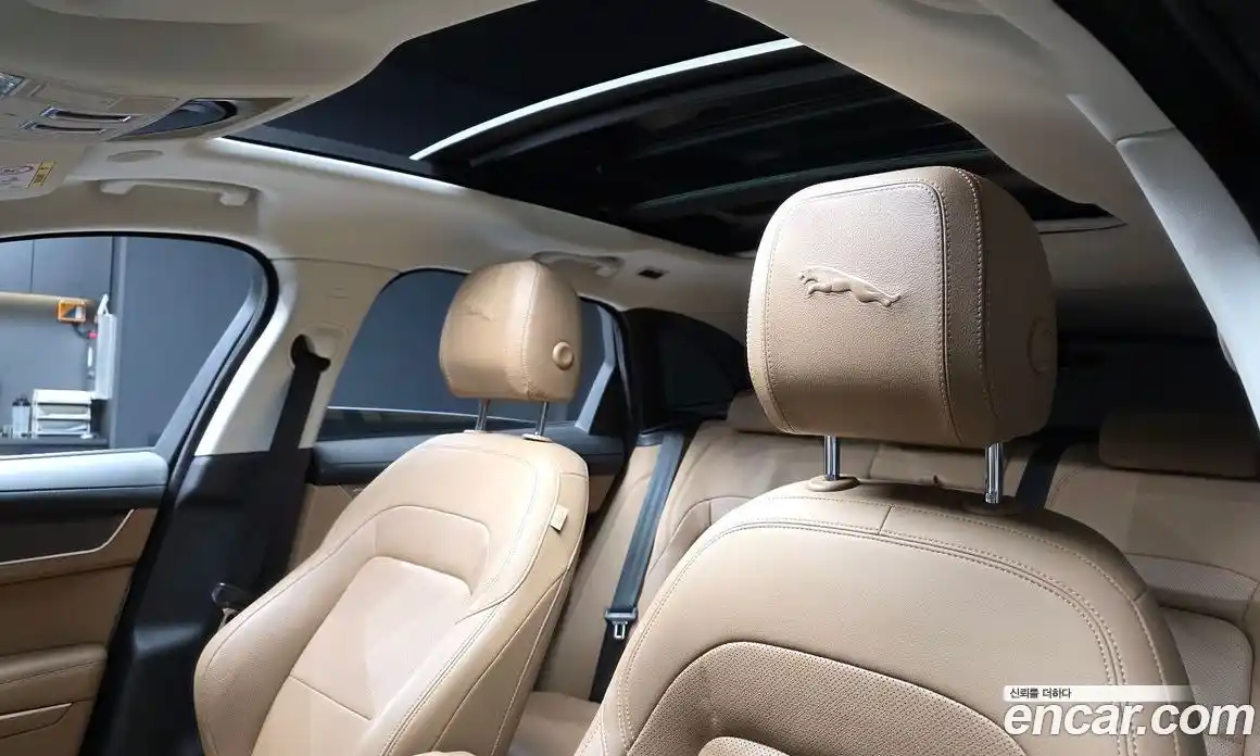 Jaguar F-Pace 2023 2.0 гидро в Москве № 331359, фото 18