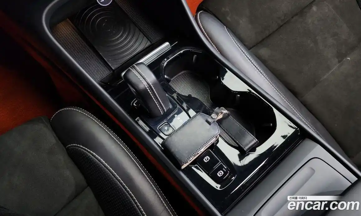 Volvo XC40 2018 2.0 гидро в Москве № 344107, фото 9