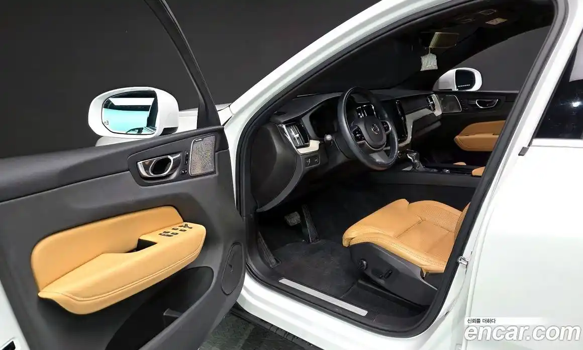 Volvo XC60 2020 2.0 гидро в Москве № 344179, фото 10