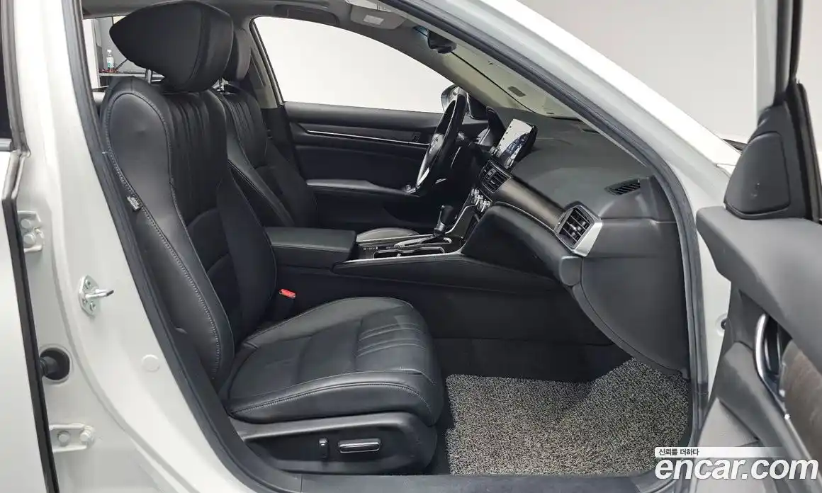 Honda Accord 2021 1.5 гидро в Москве № 402424, фото 11
